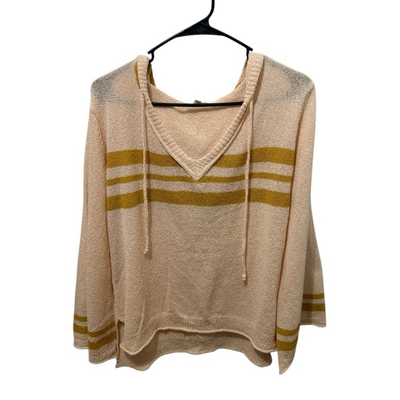 POL Hooded Bell Sleeve Sweater Size Medium - Picture 1 of 4